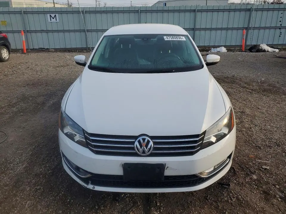 2015 VOLKSWAGEN PASSAT S  