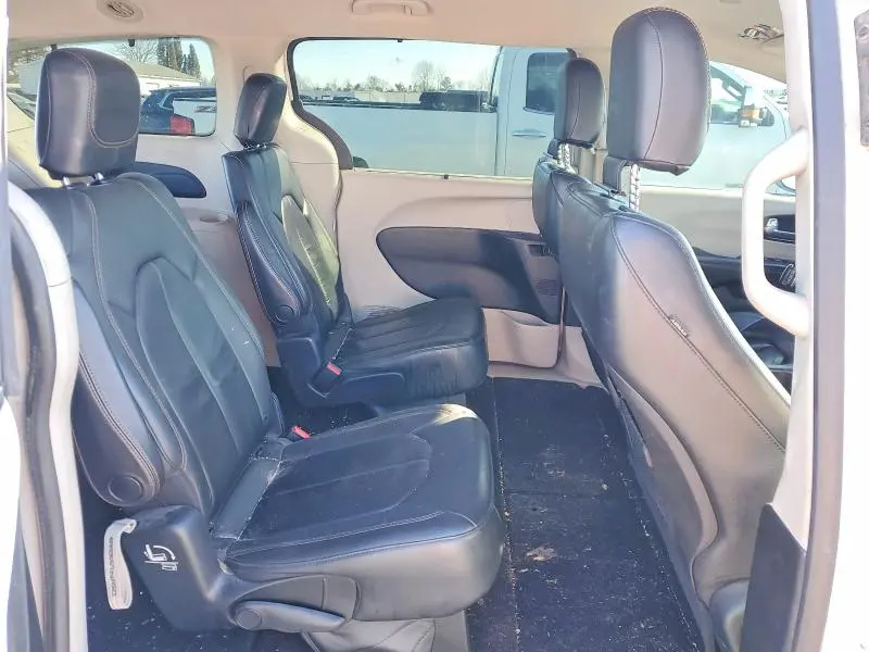 2017 CHRYSLER PACIFICA TOURING L  