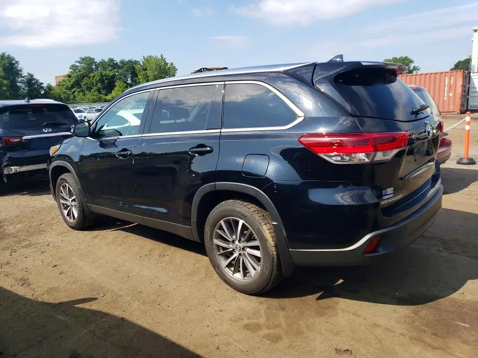 2019 TOYOTA HIGHLANDER XLE  