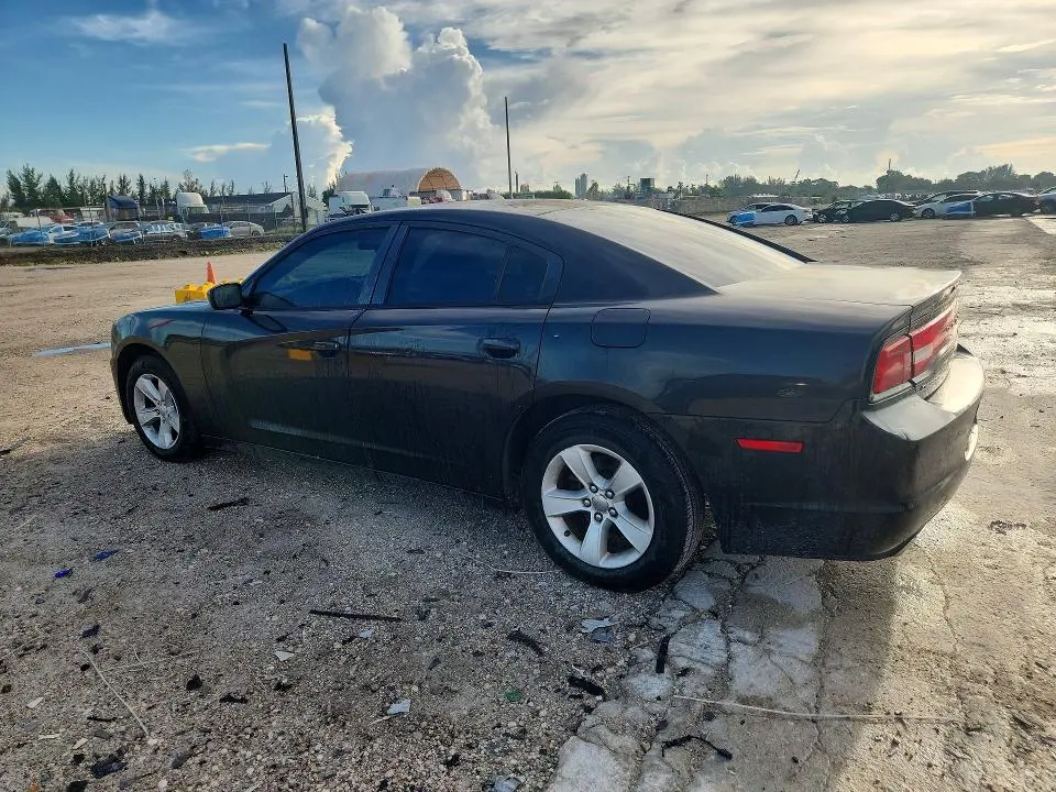 2014 DODGE CHARGER SE  