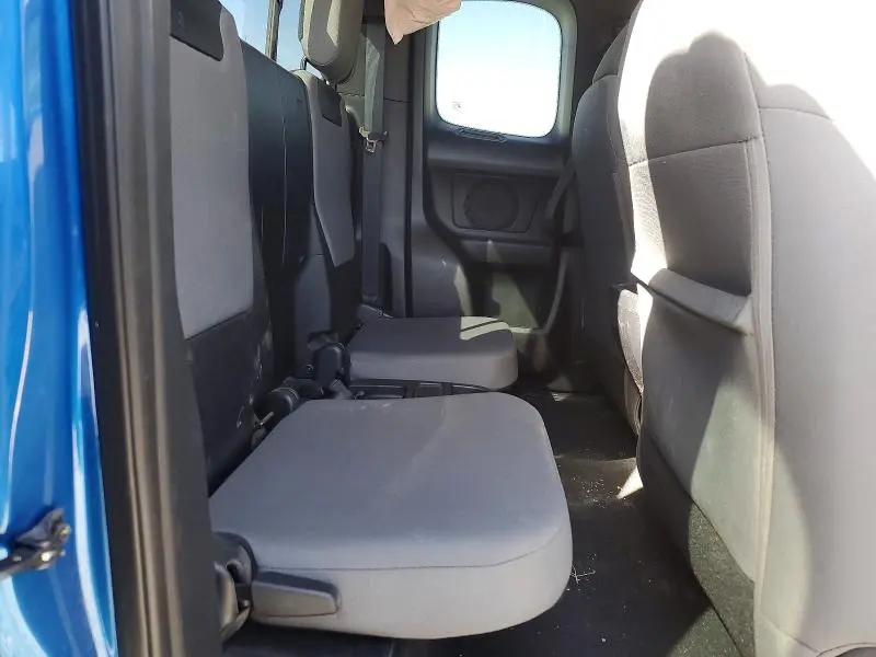 2017 TOYOTA TACOMA SR5 V6  