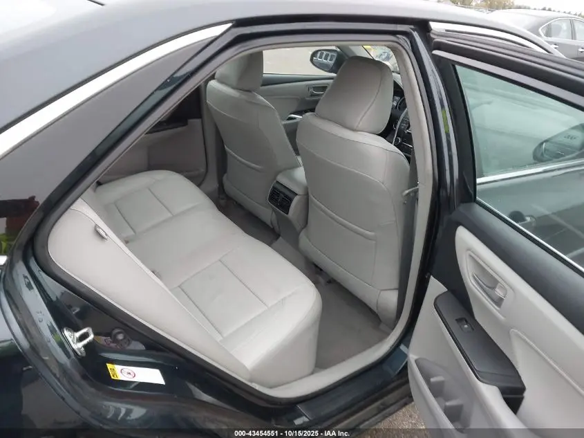 2015 TOYOTA CAMRY XLE