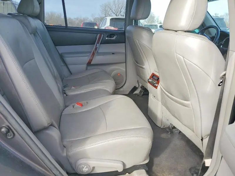 2011 TOYOTA HIGHLANDER LIMITED  