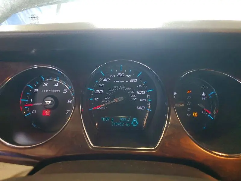 2012 FORD TAURUS LIMITED  