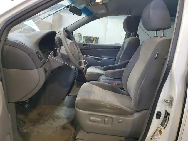 2010 TOYOTA SIENNA CE  