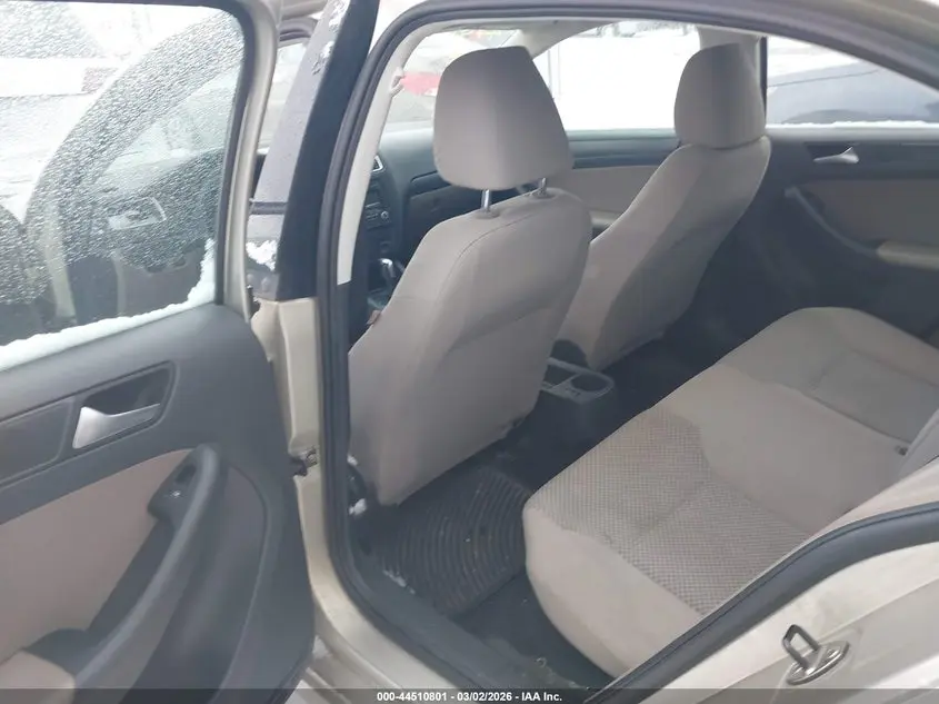 2013 VOLKSWAGEN JETTA 2.0L S