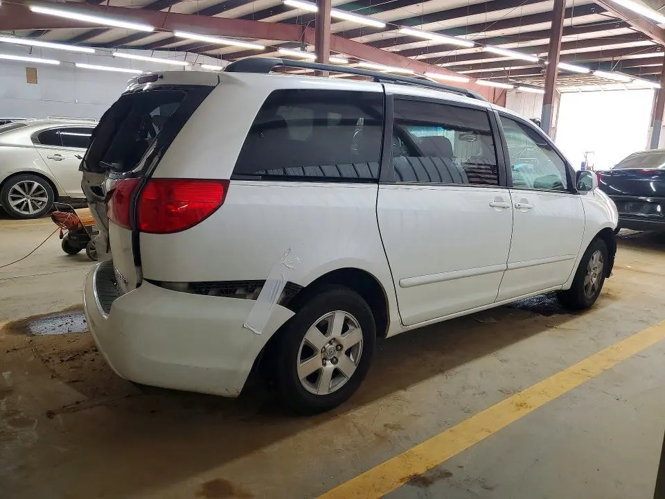2010 TOYOTA SIENNA XLE  