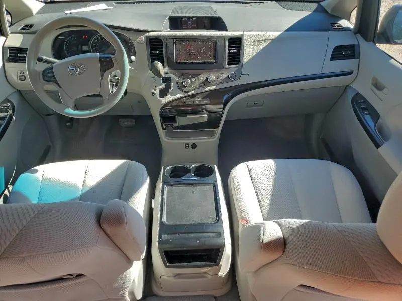 2012 TOYOTA SIENNA LE  