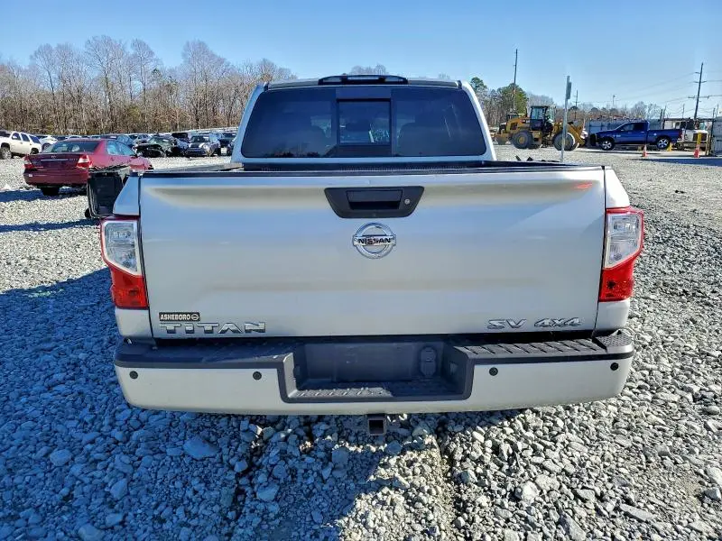 2017 NISSAN TITAN SV  