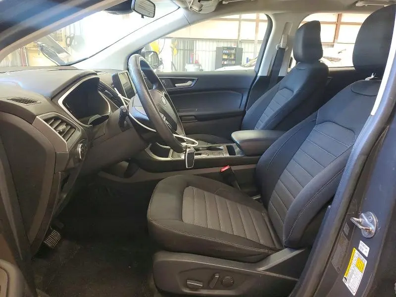 2021 FORD EDGE SE  