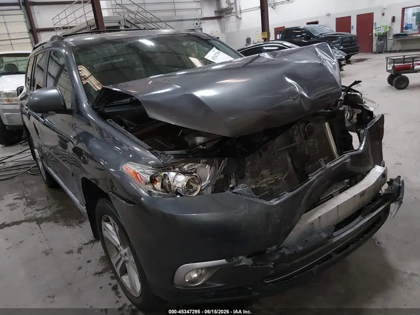 2013 TOYOTA HIGHLANDER LIMITED V6