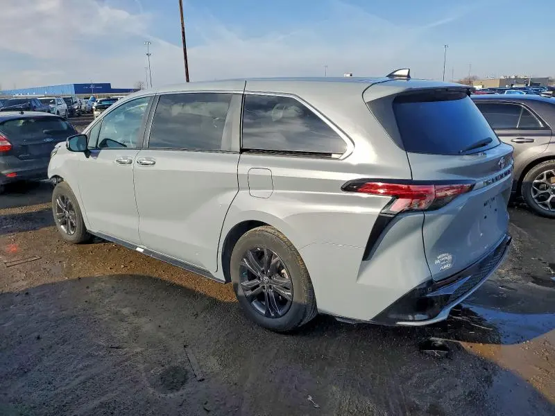 2024 TOYOTA SIENNA XSE  
