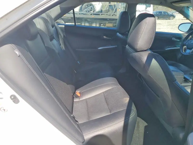 2014 TOYOTA CAMRY SE  