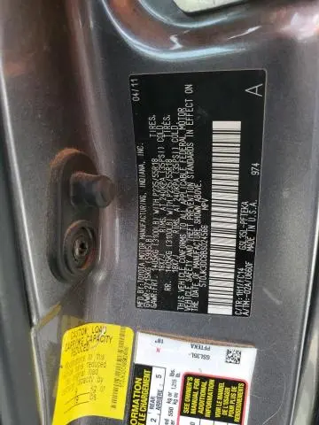 2011 TOYOTA SIENNA LE  