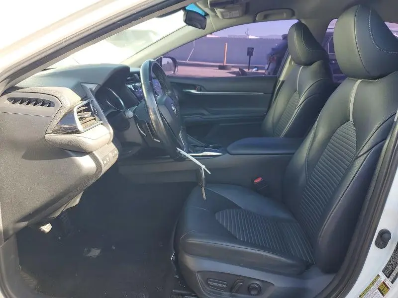 2018 TOYOTA CAMRY SE  