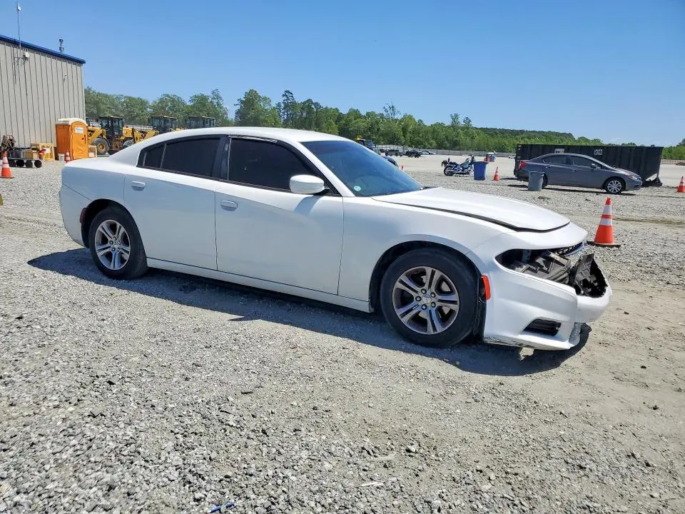 2016 DODGE CHARGER SE  