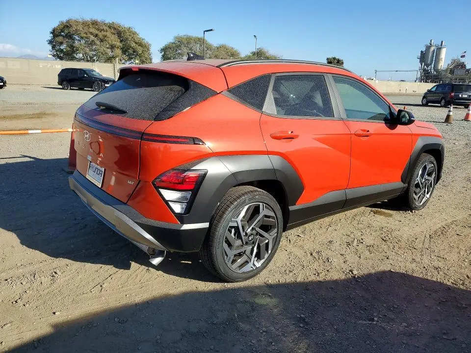 2026 HYUNDAI KONA SEL PREMIUM  