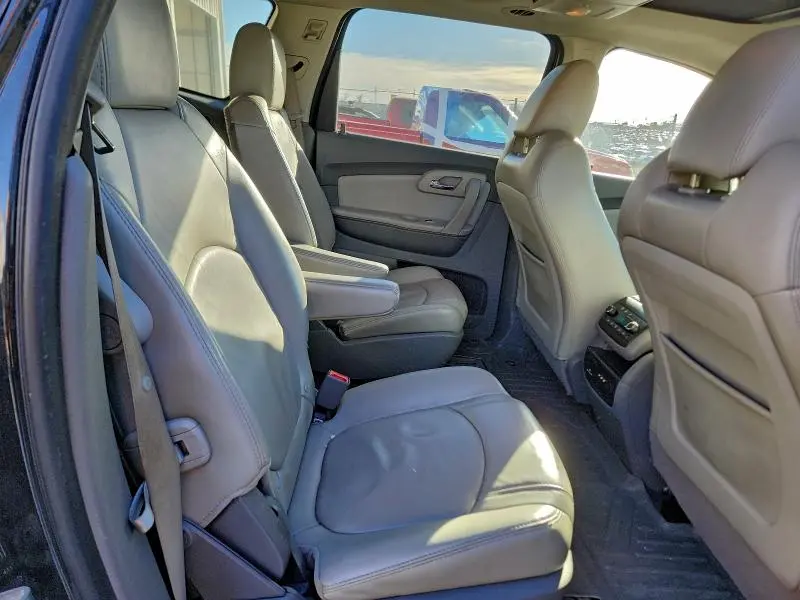 2012 CHEVROLET TRAVERSE LT  