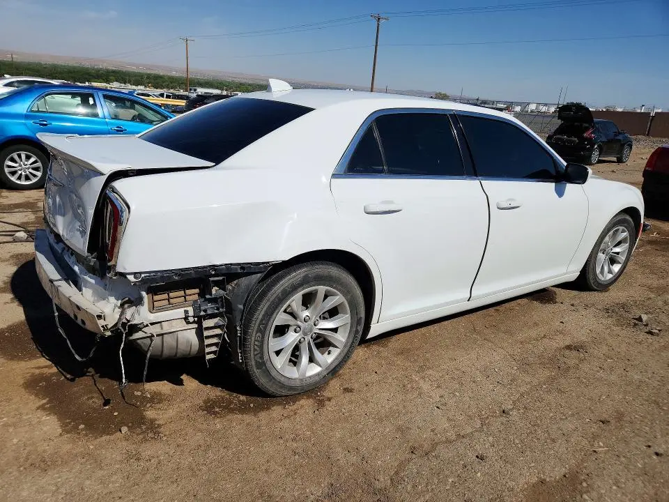 2016 CHRYSLER 300 LIMITED  