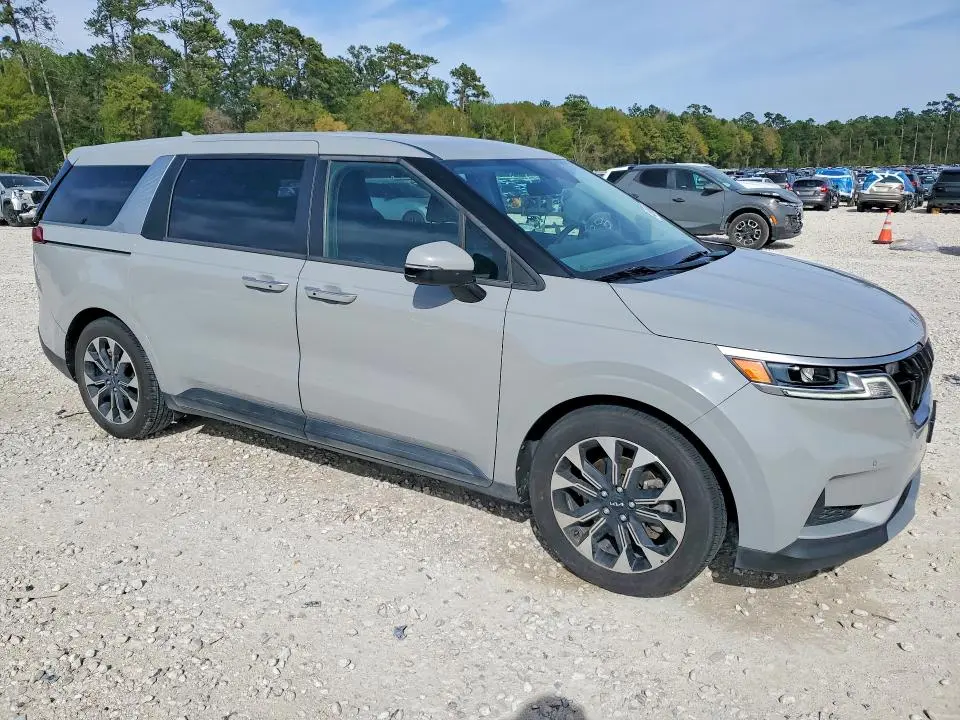 2022 KIA CARNIVAL EX  