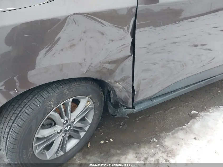 2015 HYUNDAI TUCSON SE