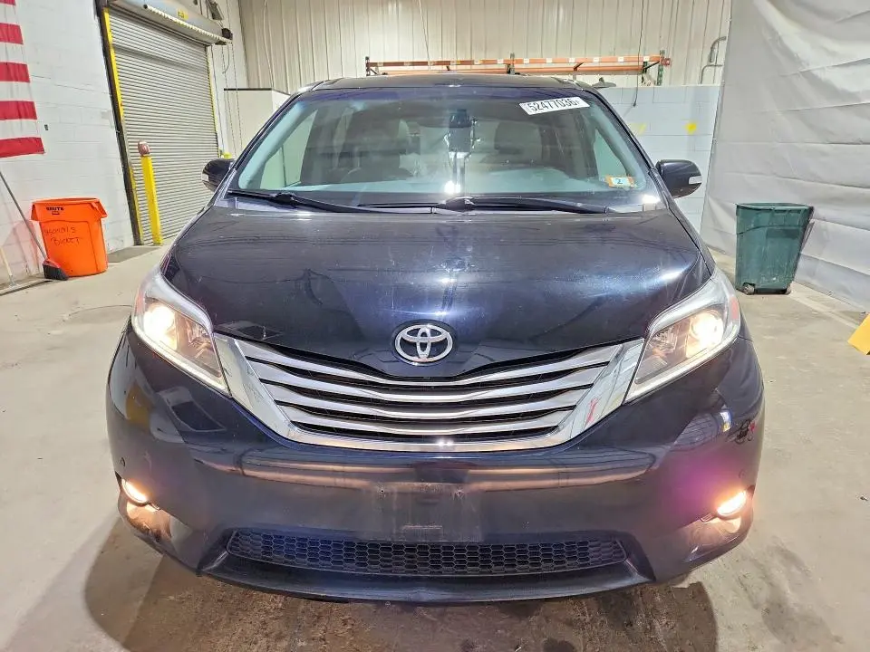 2017 TOYOTA SIENNA LIMITED 7-PASSENGER  