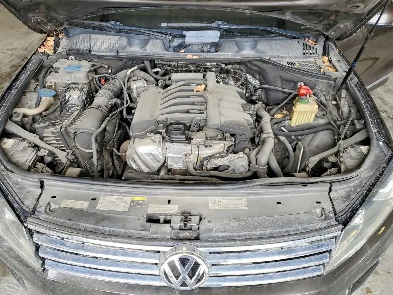 2015 VOLKSWAGEN TOUAREG V6  
