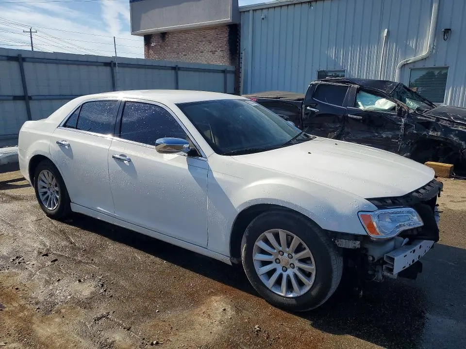 2013 CHRYSLER 300   