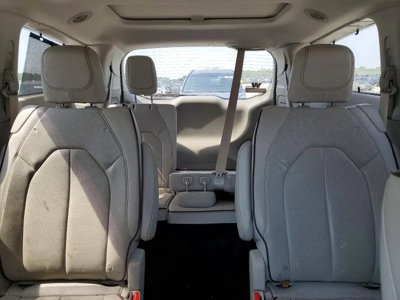 2017 CHRYSLER PACIFICA LIMITED  