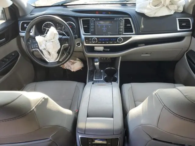 2018 TOYOTA HIGHLANDER SE  
