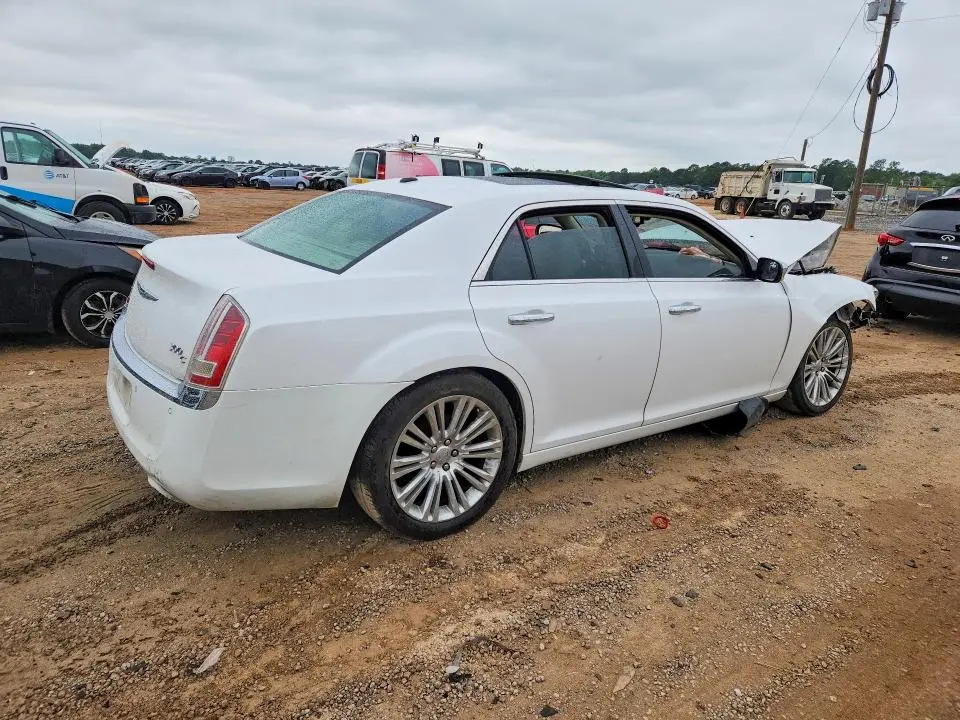 2011 CHRYSLER 300C   