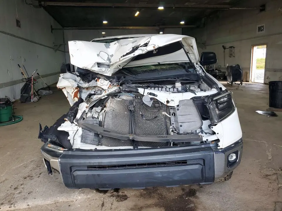 2019 TOYOTA TUNDRA SR5  