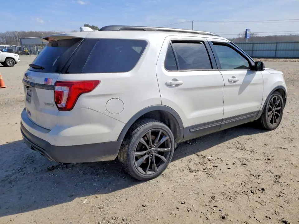 2017 FORD EXPLORER XLT  