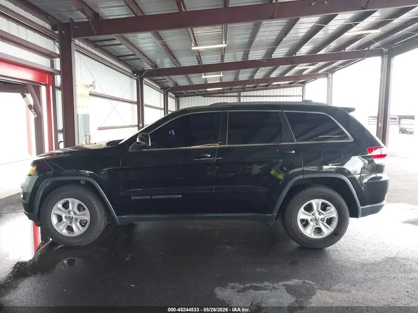 2017 JEEP GRAND CHEROKEE LAREDO 4X2
