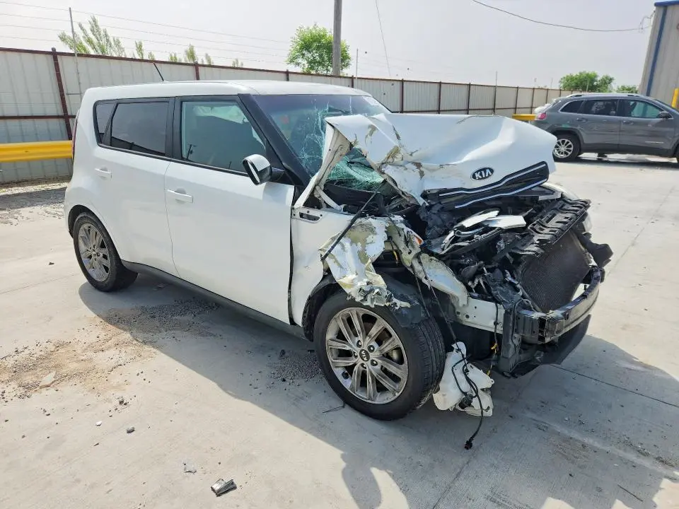 2017 KIA SOUL +  