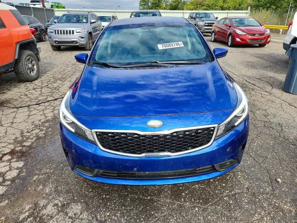 2017 KIA FORTE LX  