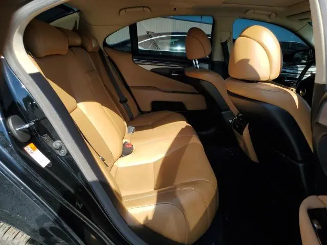2016 LEXUS LS 460  