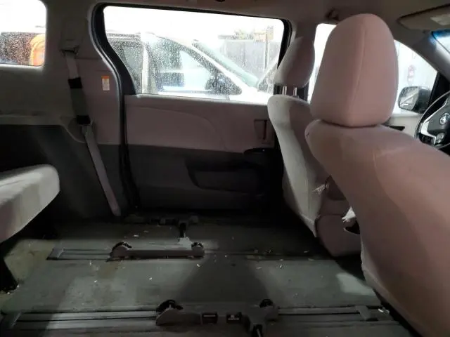 2015 TOYOTA SIENNA   