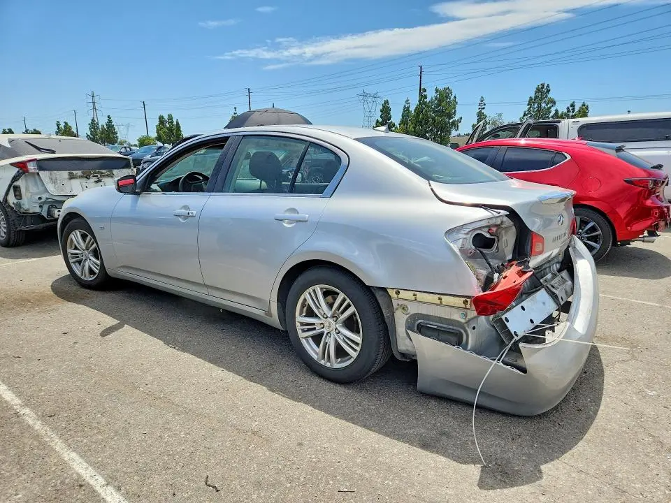 2015 INFINITI Q40 BASE  