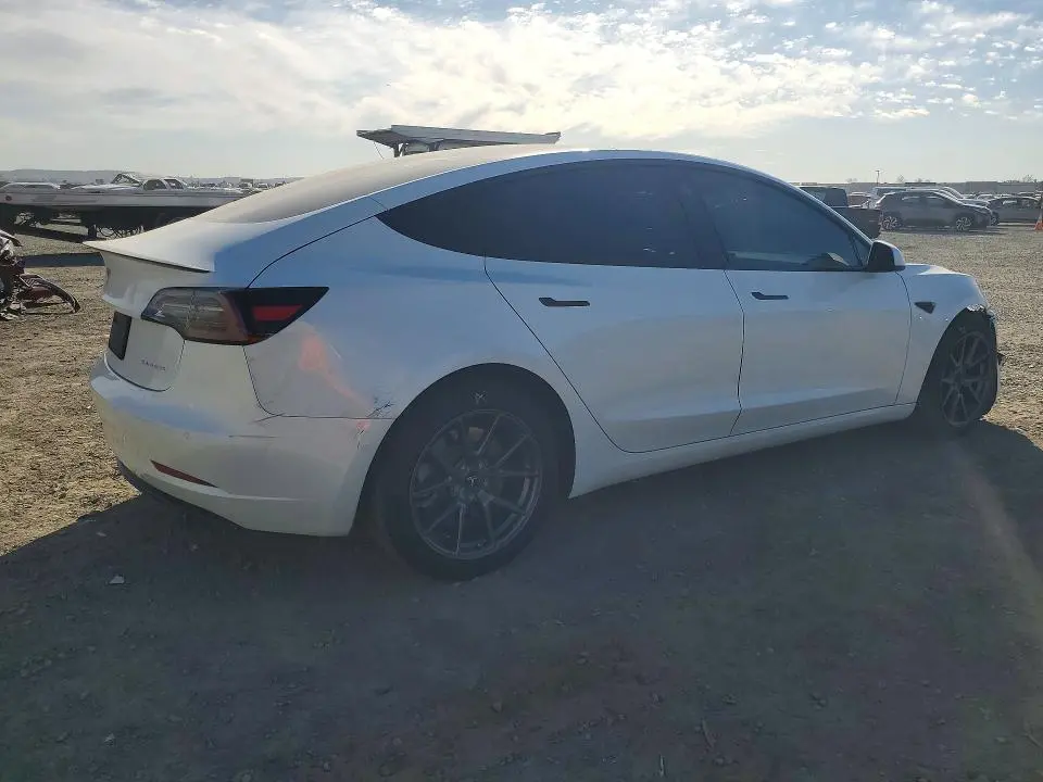 2021 TESLA MODEL 3   