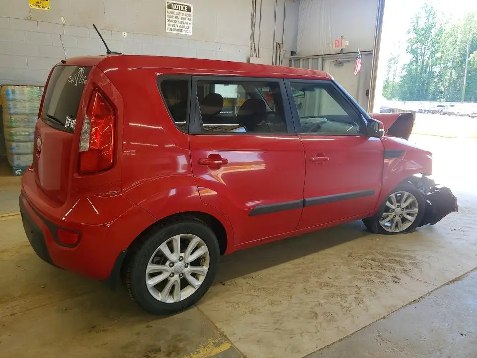 2013 KIA SOUL +  