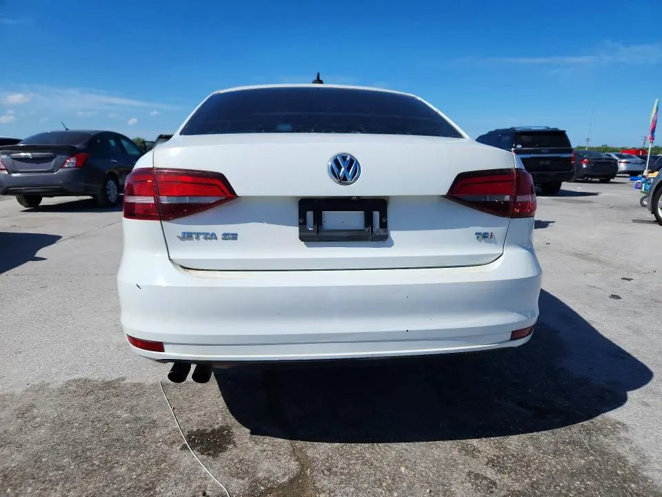 2016 VOLKSWAGEN JETTA SE  