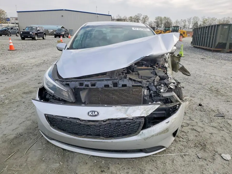 2017 KIA FORTE LX  