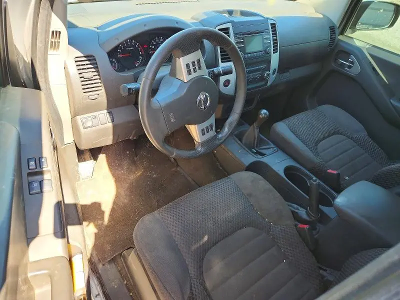 2013 NISSAN FRONTIER S  