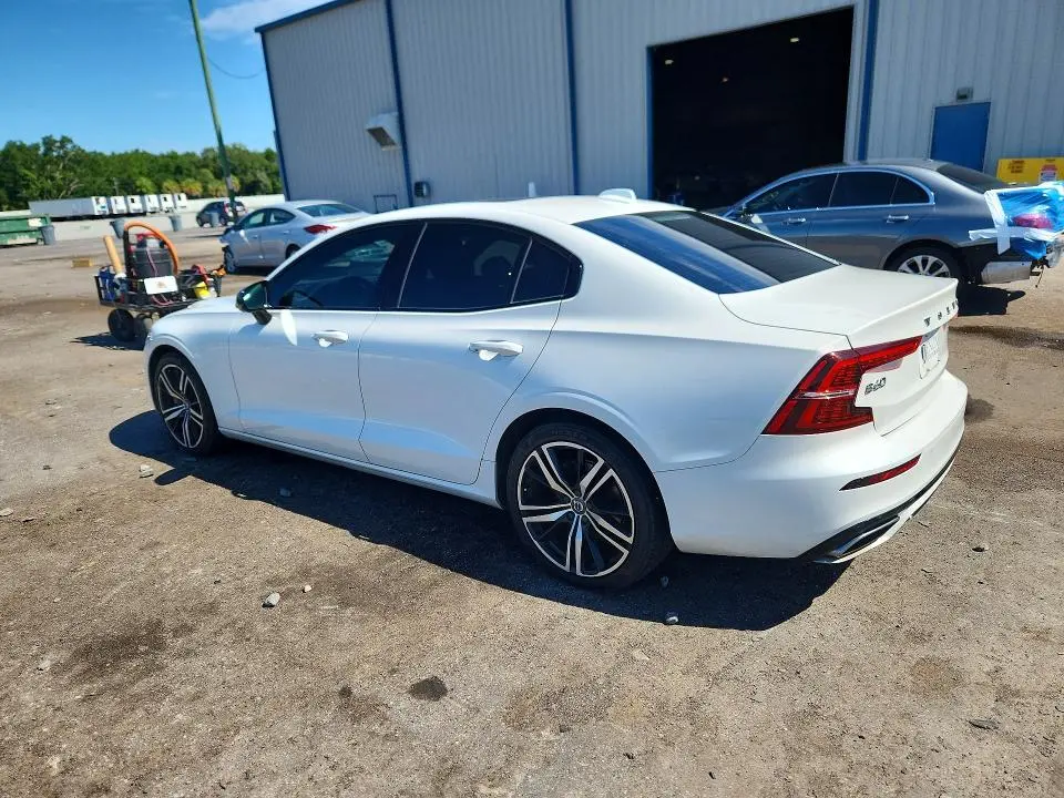 2021 VOLVO S60 T5 R-DESIGN  