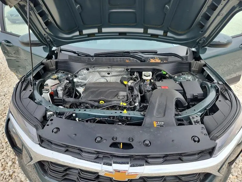 2025 CHEVROLET TRAX LS  