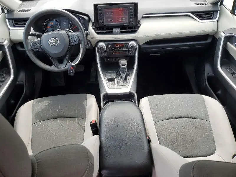 2021 TOYOTA RAV4 XLE  