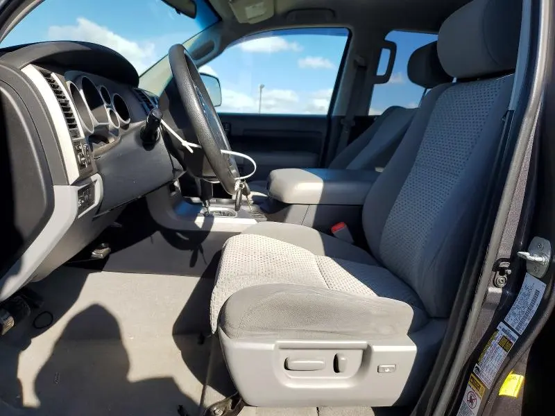 2011 TOYOTA TUNDRA GRADE  