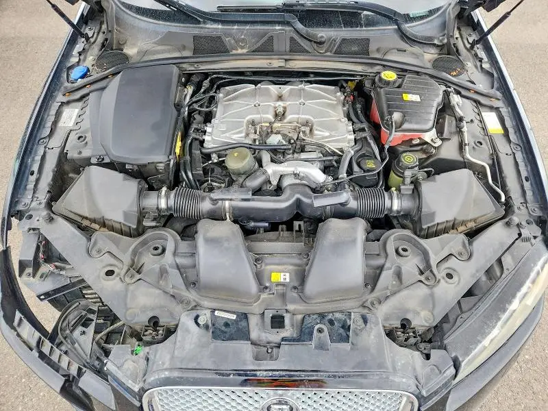 2013 JAGUAR XF   