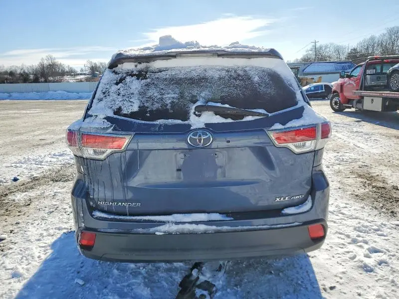 2015 TOYOTA HIGHLANDER XLE  